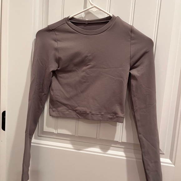 Brandy Melville Tops - Tan b.dy grey seamless long sleeve